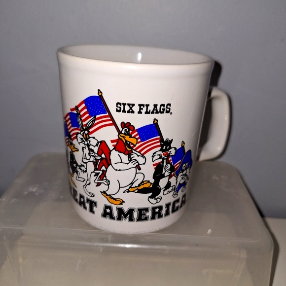Warner Bros. Other - Vintage Six Flags Great America Mug Cup England Ceramic‎ Warner Bros 1985 Looney